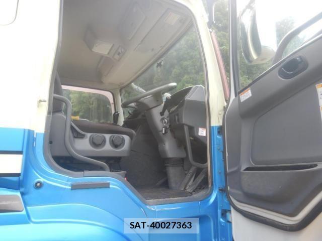 Mitsubishi GREAT 2014-03 8661842-8