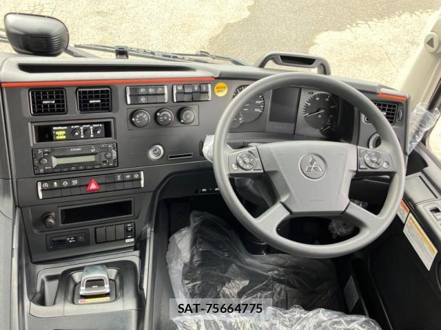 Mitsubishi GREAT 2026-05 8686687-20