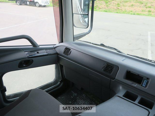 Mitsubishi GREAT 2013-06 8686686-13