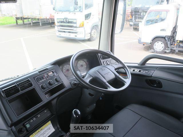 Mitsubishi GREAT 2013-06 8686686-14
