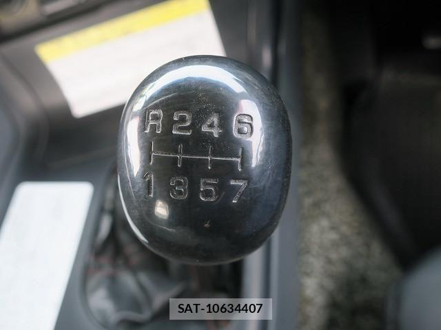 Mitsubishi GREAT 2013-06 8686686-16