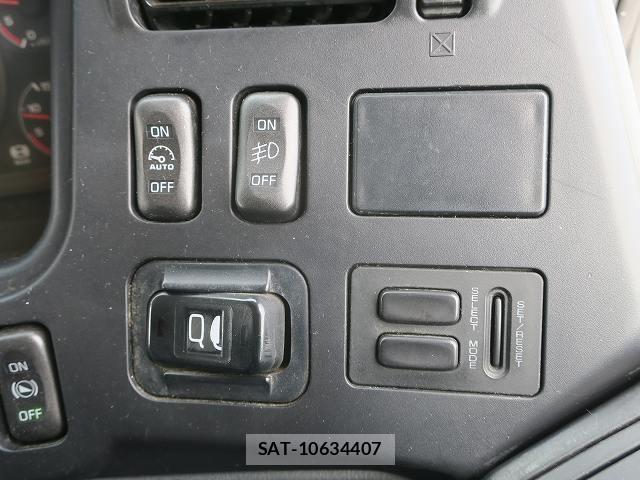 Mitsubishi GREAT 2013-06 8686686-19