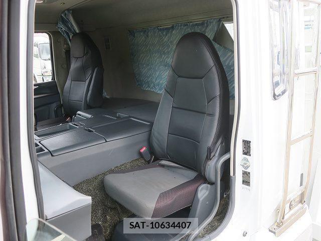 Mitsubishi GREAT 2013-06 8686686-20