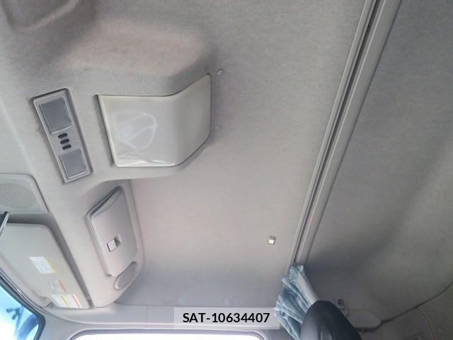 Mitsubishi GREAT 2013-06 8686686-22