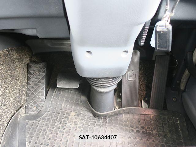 Mitsubishi GREAT 2013-06 8686686-23