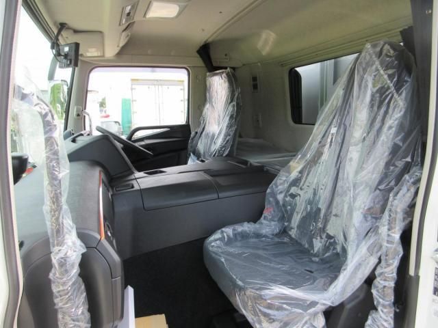 Mitsubishi GREAT 2026-06 8733108-14