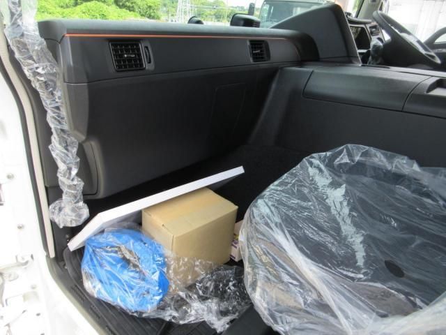 Mitsubishi GREAT 2026-06 8733108-15