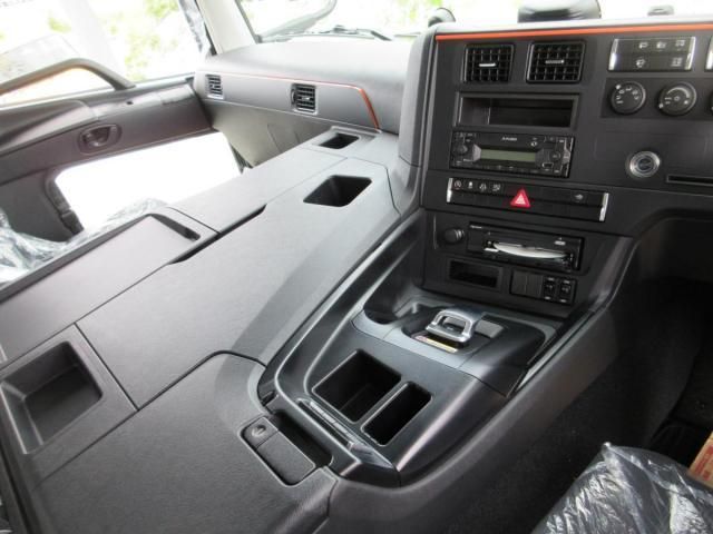 Mitsubishi GREAT 2026-06 8733110-10