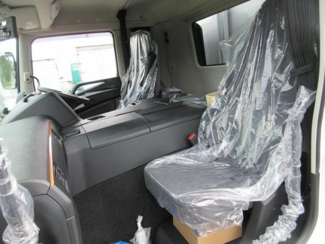 Mitsubishi GREAT 2026-06 8733110-14