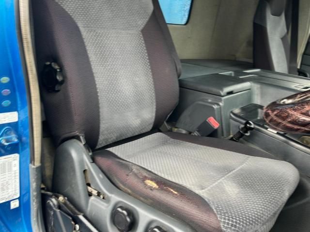 Mitsubishi GREAT 2012-06 8733131-18