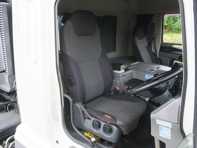 Mitsubishi GREAT 2016-03 8733111-14