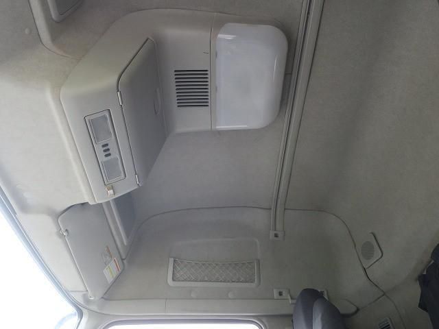 Mitsubishi GREAT 2016-03 8733111-22