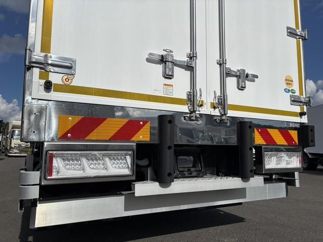 Mitsubishi GREAT 2022-08 8770779-17