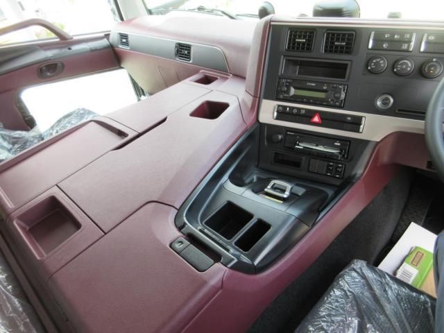 Mitsubishi GREAT 2026-06 8770770-10