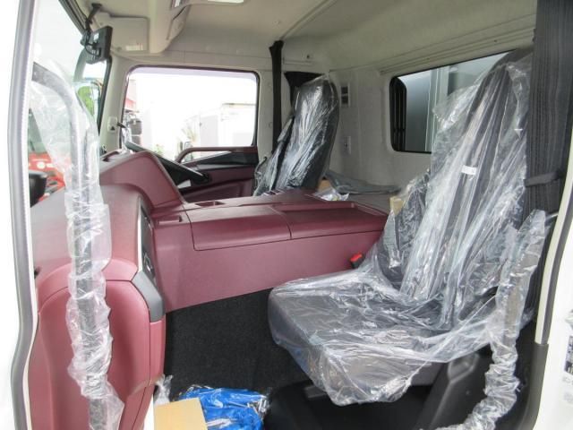 Mitsubishi GREAT 2026-06 8770770-14