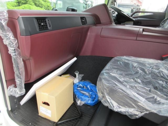 Mitsubishi GREAT 2026-06 8770770-15