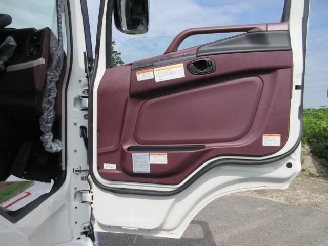 Mitsubishi GREAT 2026-06 8770770-7