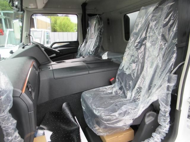 Mitsubishi GREAT 2026-06 8770769-15