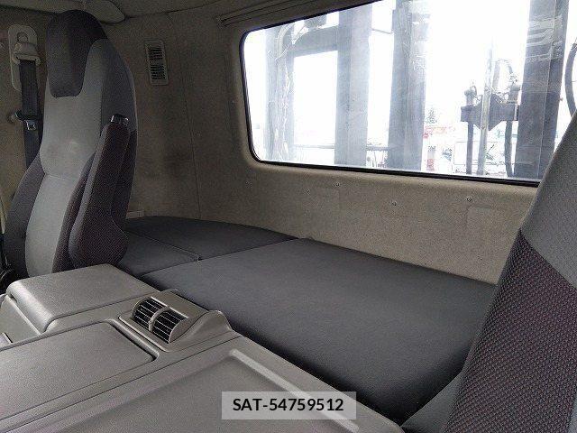 Mitsubishi GREAT 2018-04 8797632-16