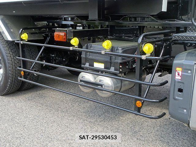 Mitsubishi GREAT 2026-04 8831872-16