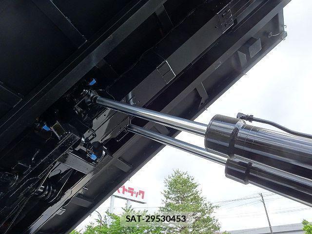 Mitsubishi GREAT 2026-04 8831872-18