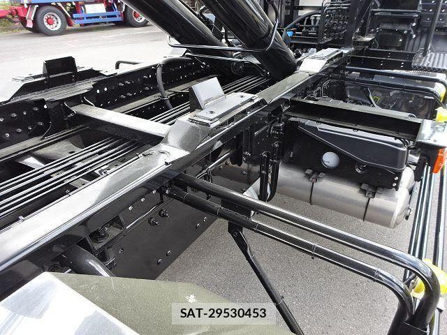Mitsubishi GREAT 2026-04 8831872-21