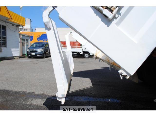 Mitsubishi GREAT 2015-04 8850770-13