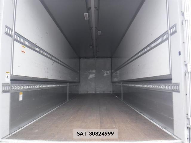 Mitsubishi GREAT 2023-01 8872174-27