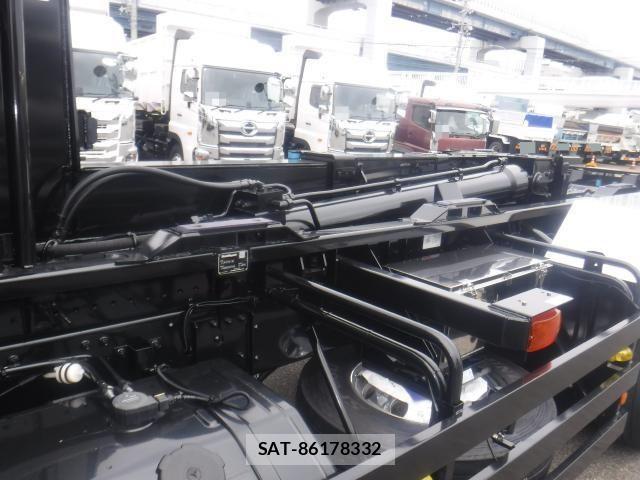Mitsubishi GREAT 2026-05 8872172-8