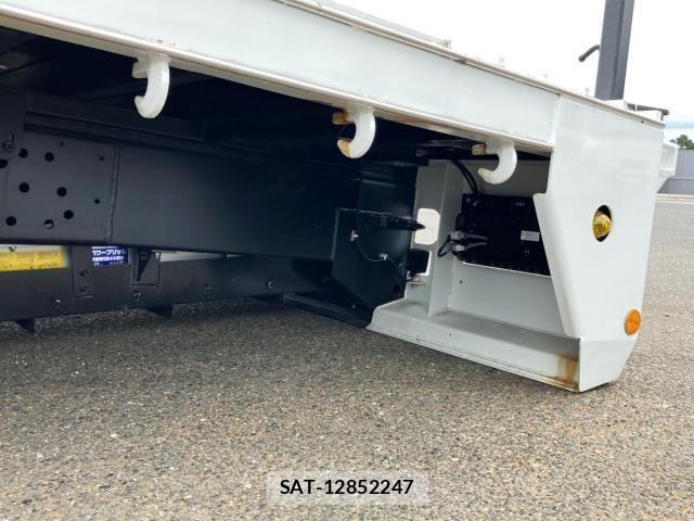 Mitsubishi GREAT 2024-01 8882425-17