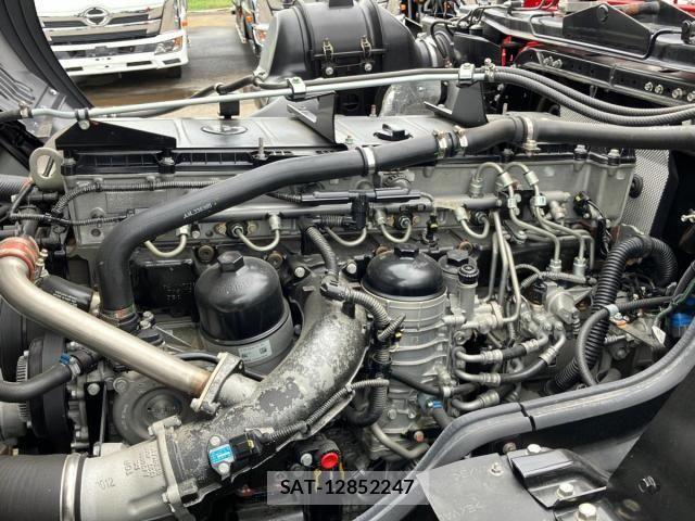 Mitsubishi GREAT 2024-01 8882425-18