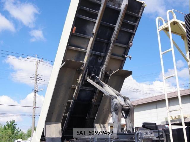 Mitsubishi GREAT 2019-05 8882431-10