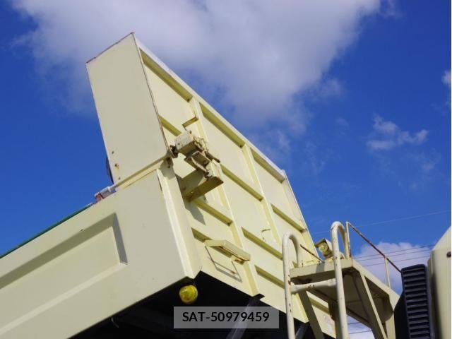 Mitsubishi GREAT 2019-05 8882431-11