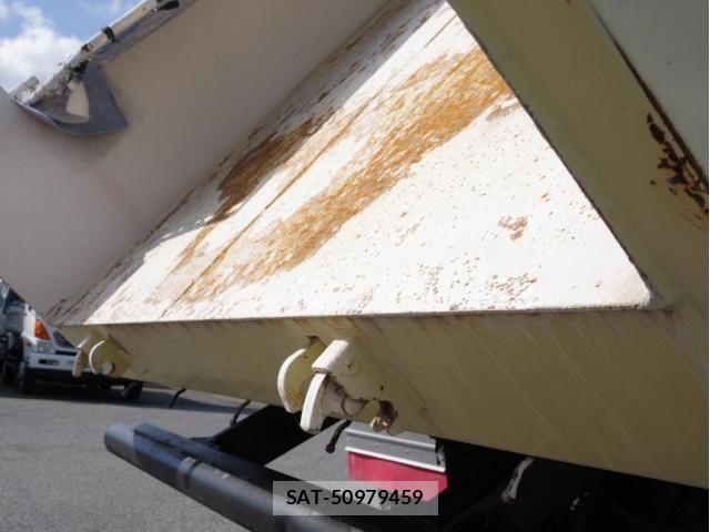 Mitsubishi GREAT 2019-05 8882431-12
