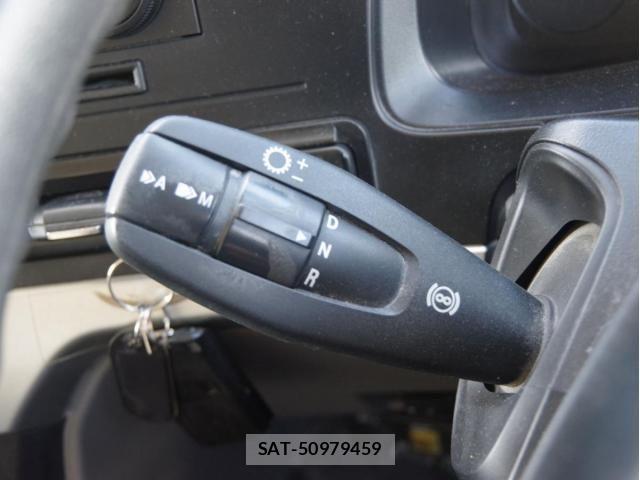 Mitsubishi GREAT 2019-05 8882431-29