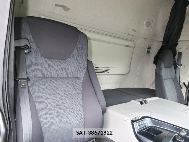 Mitsubishi GREAT 2020-03 8882432-27