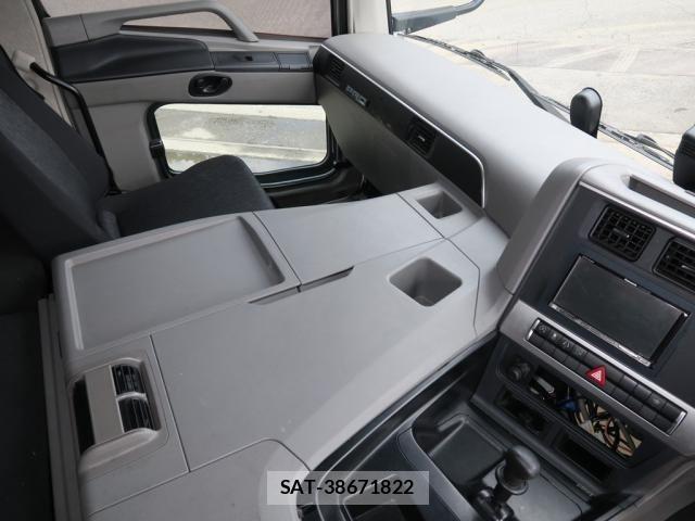 Mitsubishi GREAT 2020-03 8882432-28