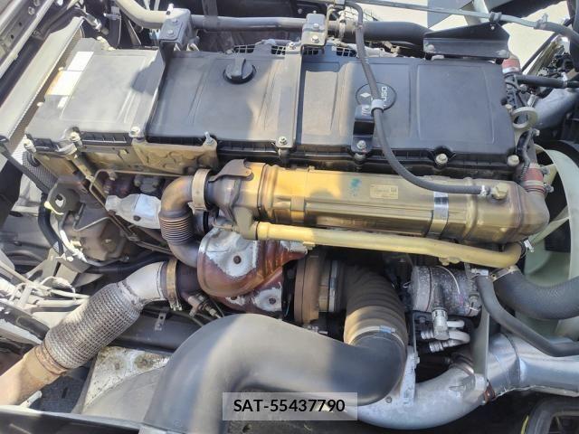 Mitsubishi GREAT 2021-02 8882430-12