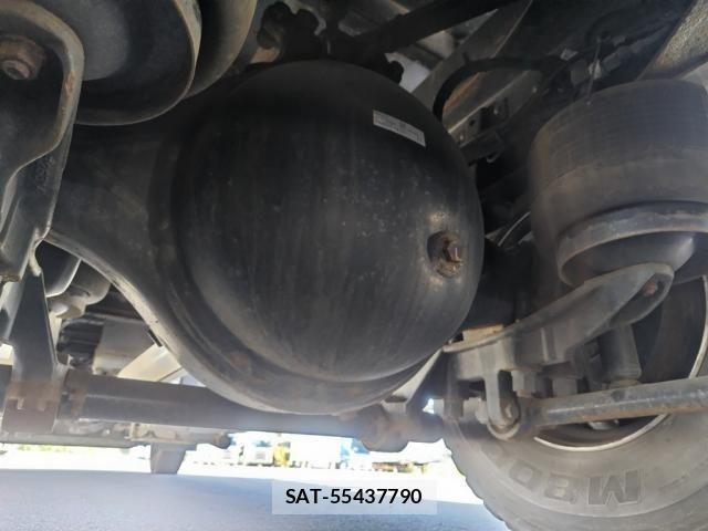 Mitsubishi GREAT 2021-02 8882430-16