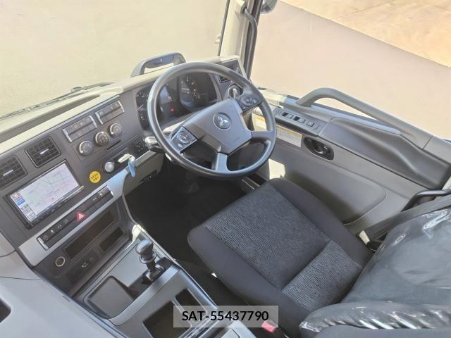 Mitsubishi GREAT 2021-02 8882430-20