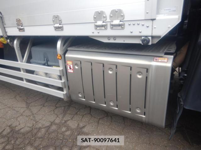 Mitsubishi GREAT 2020-05 8882433-24
