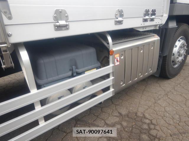 Mitsubishi GREAT 2020-05 8882433-25
