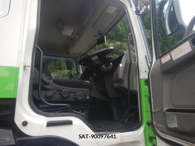 Mitsubishi GREAT 2020-05 8882433-8