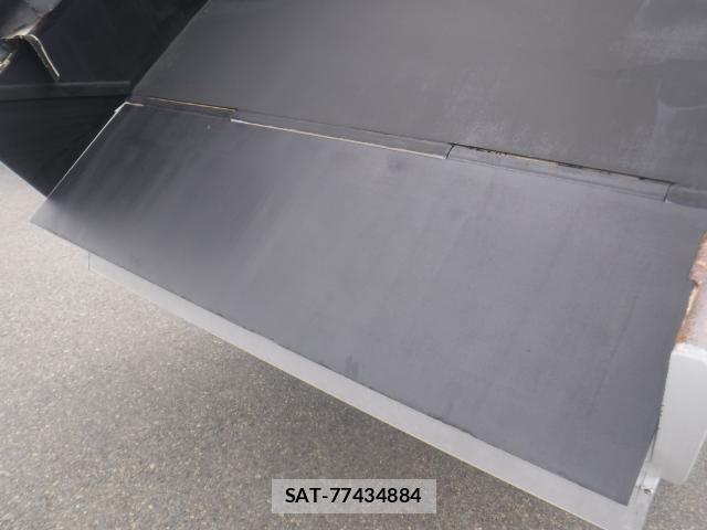 Mitsubishi GREAT 2021-02 8882429-13