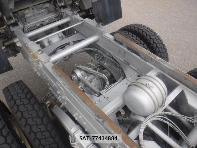 Mitsubishi GREAT 2021-02 8882429-24