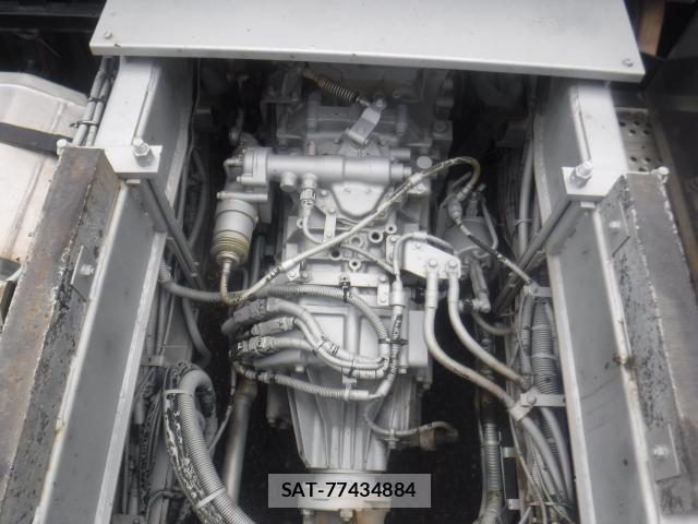 Mitsubishi GREAT 2021-02 8882429-25