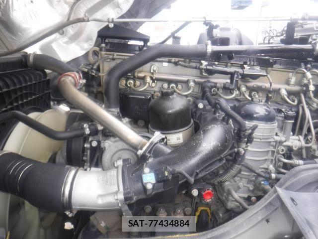 Mitsubishi GREAT 2021-02 8882429-27