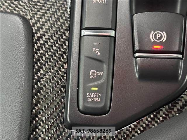 Toyota SUPRA 2021-01 8246858-9