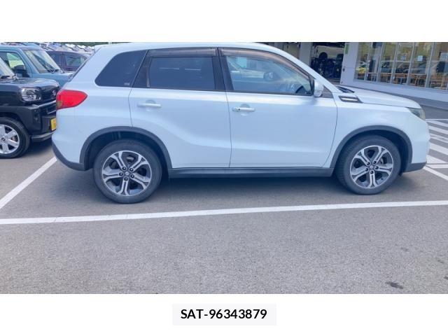 Suzuki ESCUDO 2016-11 8415223-23