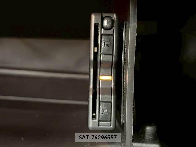 Suzuki ESCUDO 2022-05 6020063-11